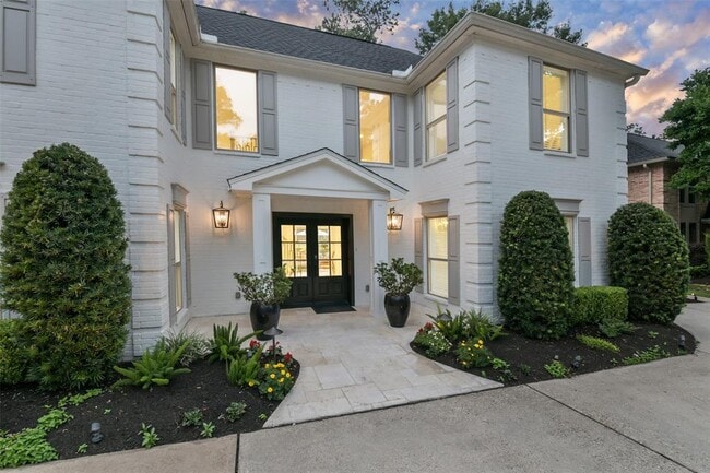 Building Photo - 2323 Pine Bend Dr
