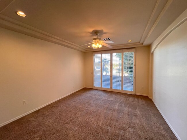 Building Photo - Condo on TPC Summerlin golf course! $2400/...