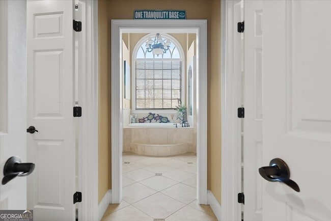 Building Photo - 530 Slane Trce