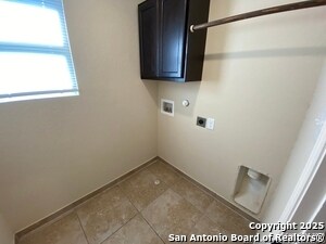 Building Photo - 6850 Lakeview Dr.