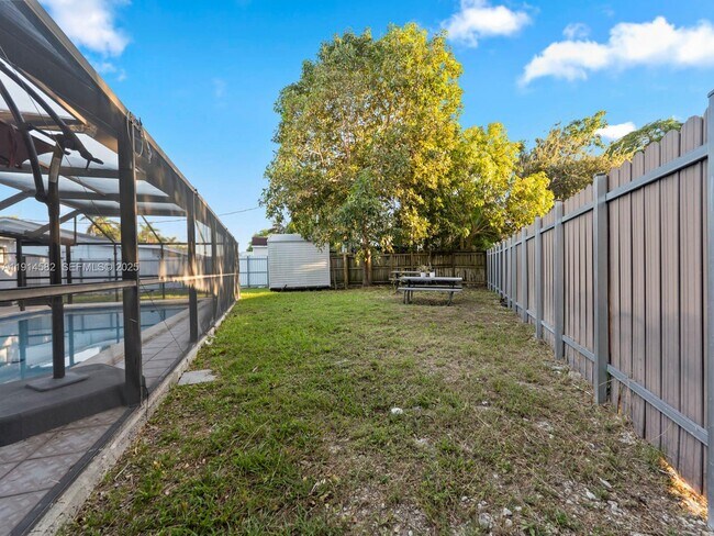 Building Photo - 19850 Franjo Rd