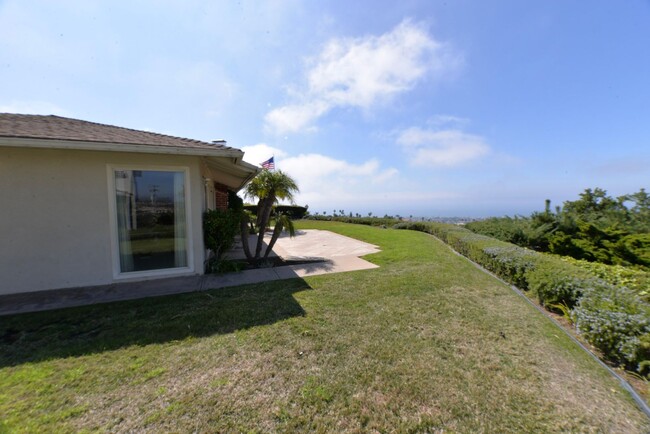 Building Photo - Beautiful Single Level Ocean View Home