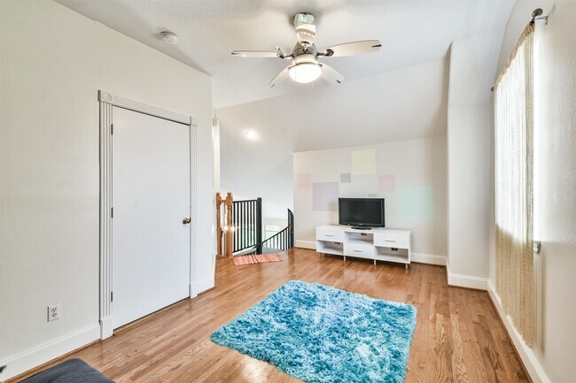 Building Photo - 4736 Post Oak Timber Dr