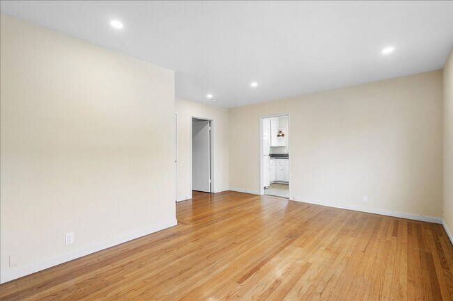 Building Photo - 2234 Santa Clara Ave