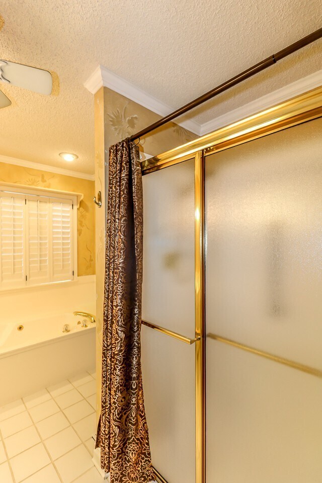 Building Photo - Beautiful 4 Bedroom, 3 Bath home. It has a 2 car garage plus a 1 car carport.  Stay warm in the w...