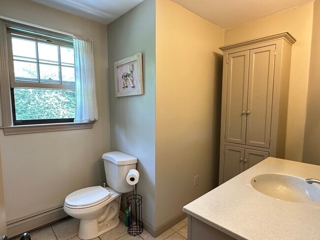 Building Photo - 4 Chestnut St