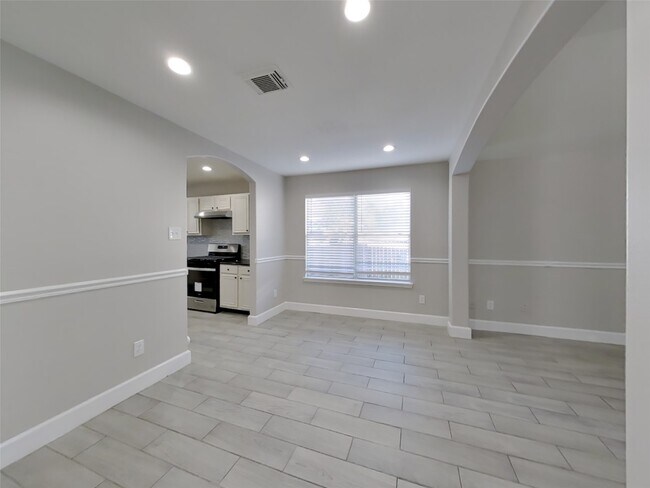 Building Photo - 19111 Deep S Ct