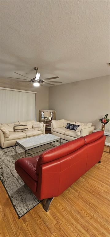 Building Photo - 6388 Castelven Dr