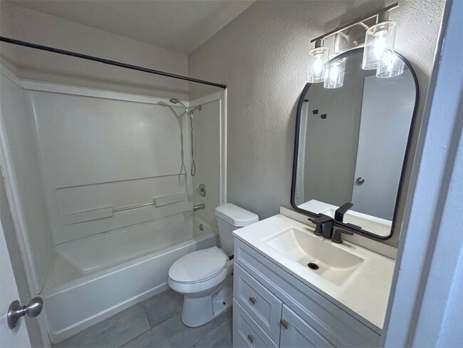 Building Photo - Close to UTSA - 3/2 Home for Rent