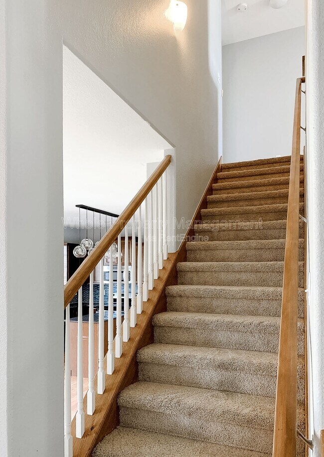 Building Photo - 15450 Carob Cir