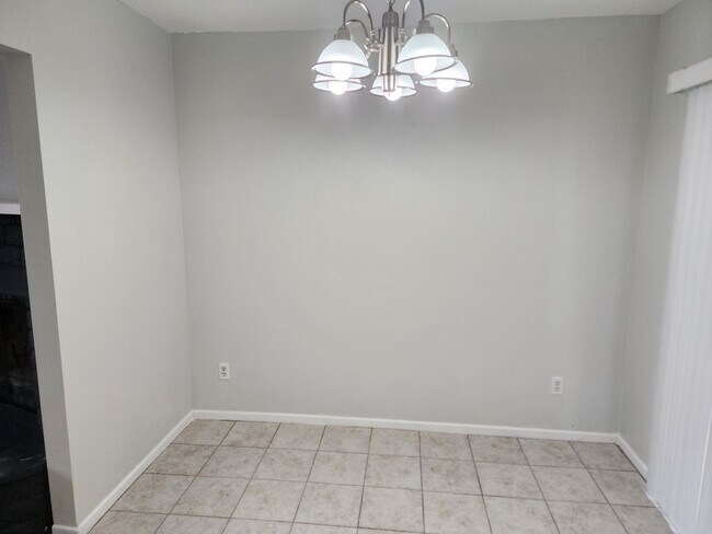 Building Photo - 15833 Serrano Rd
