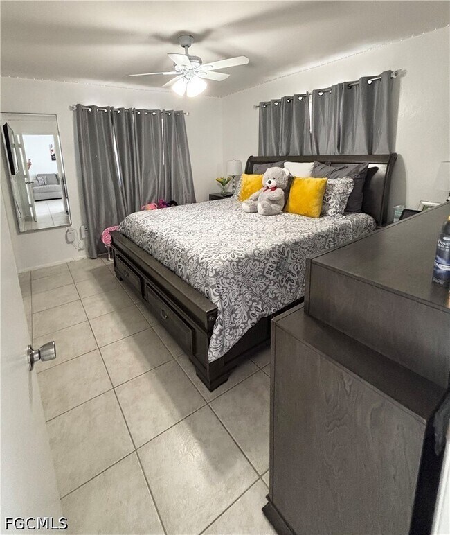 Building Photo - 536 SE 6th Pl