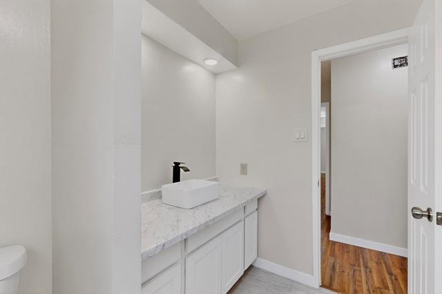 Building Photo - 1407 El Camino Cir