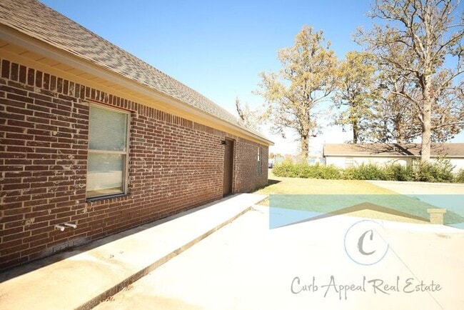 Building Photo - Move in special $800!! Luxury 2 bed, 1 bath duplex - recent construction!! Washer, dryer and inte...