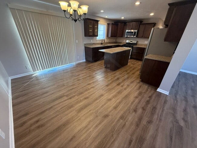 Building Photo - 1113 Tartan Ln