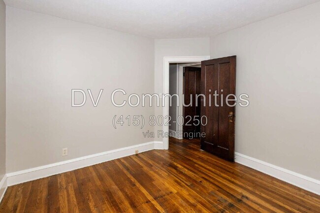 Building Photo - 3765 W 134th St