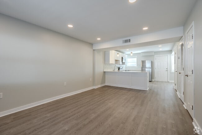 2BR, 1.5BA - 1100SF - Living Room - Crystal Gardens