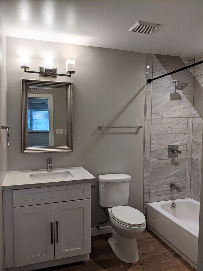 Building Photo - 4 Bedroom Home in Tempe Gardens Near E Sou...