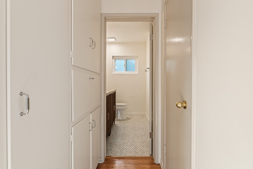 Building Photo - 3205 Fairesta St