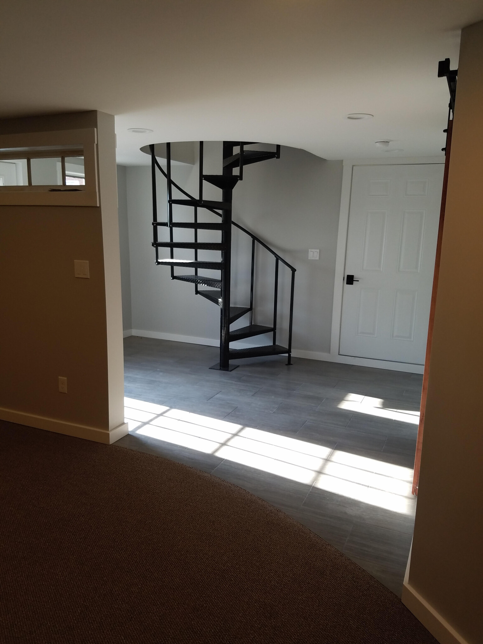 Building Photo - 1054 Clintonville Rd