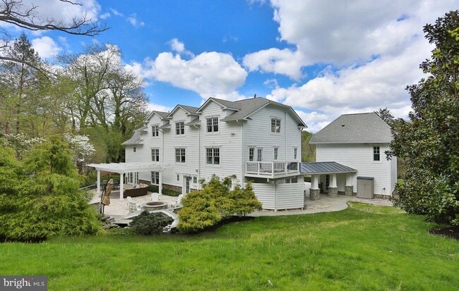 Building Photo - 6329 Linway Terrace