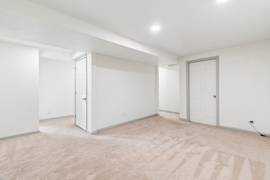 Building Photo - 4215 S Lipan St