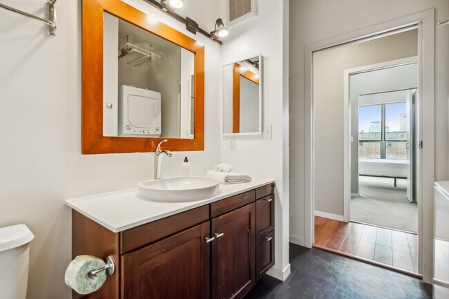 Building Photo - 616 Washington Ave S