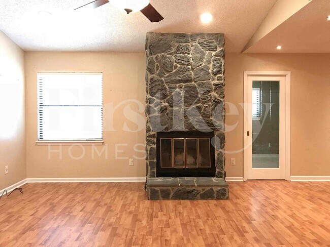 Building Photo - 10812 Carrington Ct