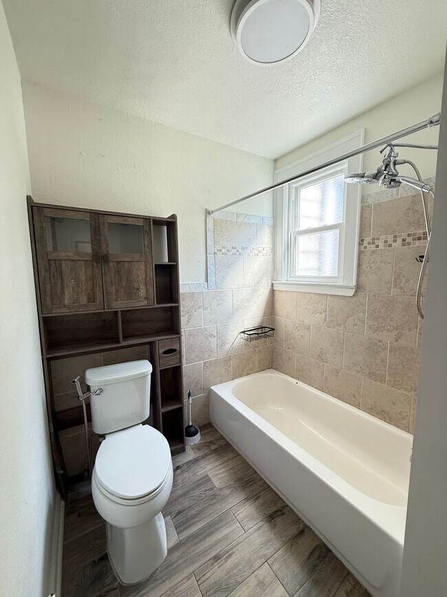 Building Photo - 3BR Home with Elizabeth River Views & Spacious Parking
