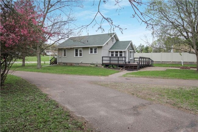 Building Photo - 3 Bedroom Single Home on the North Side of...
