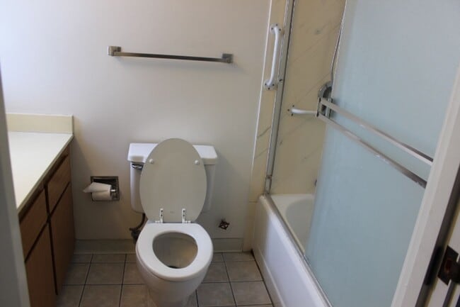 Building Photo - FOR RENT-1314 Kinau ST #204