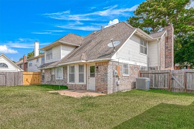 Building Photo - 2230 Bent River Dr