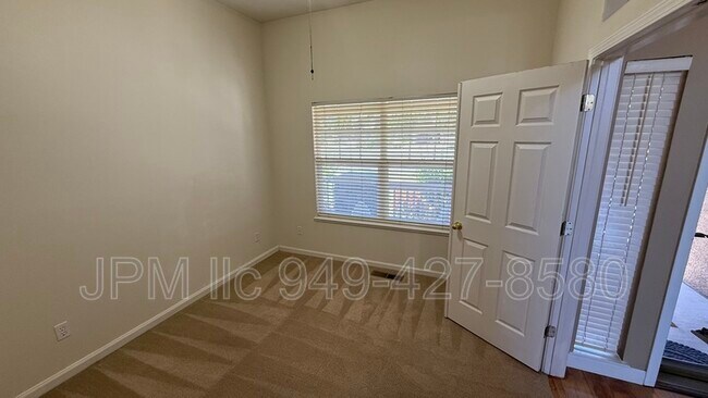 Building Photo - 9950 Moccasin Ct