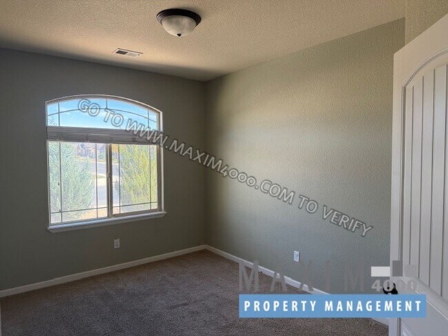 Building Photo - 659 Chalisa Ave