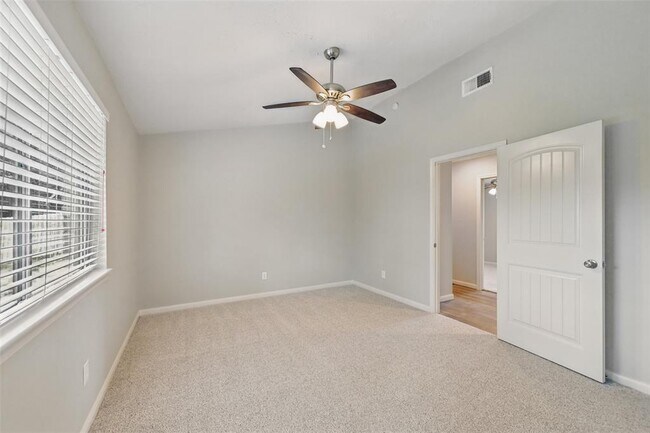 Building Photo - 4511 Ravine Dr