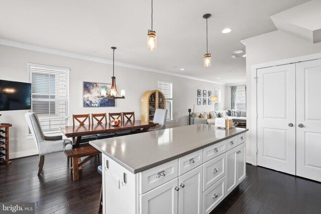 Building Photo - 1737 13th St S