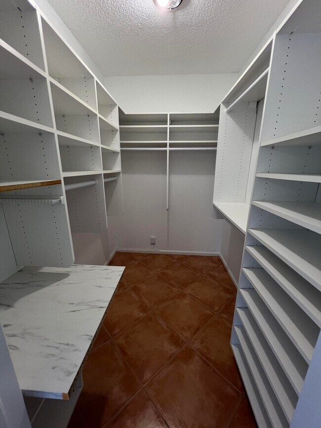 Building Photo - 100 Intracoastal Pl