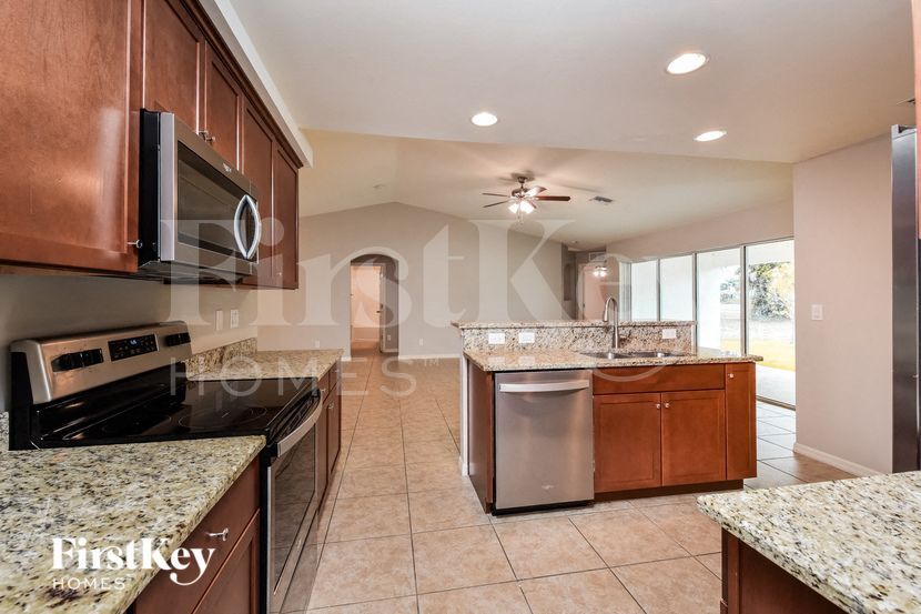 Building Photo - 2914 NW 26th Terrace