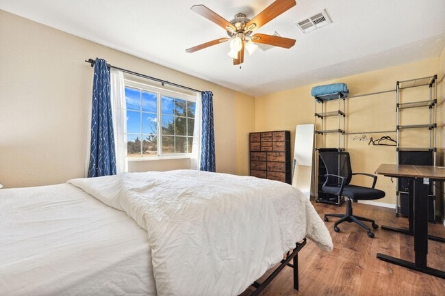 Building Photo - 56034 Desert Gold Dr