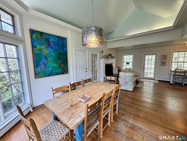 Building Photo - 301 Old Norwalk Rd