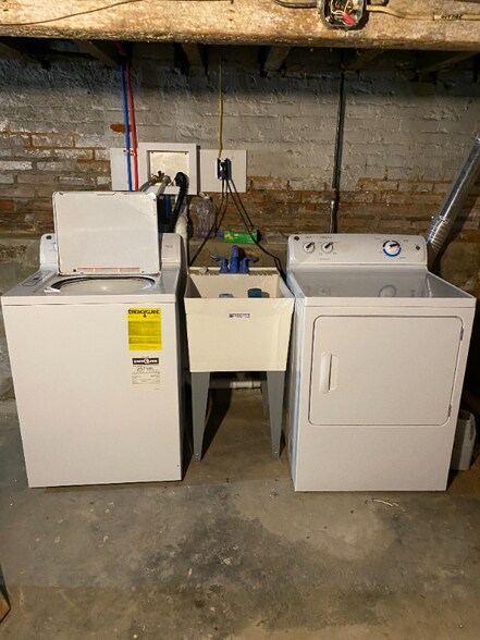 Building Photo - 3838 Baring St