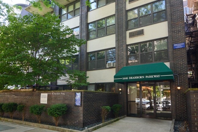 Building Photo - 1329 N Dearborn St