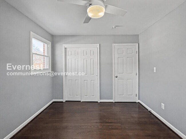 Building Photo - 8010 Carmel Dr