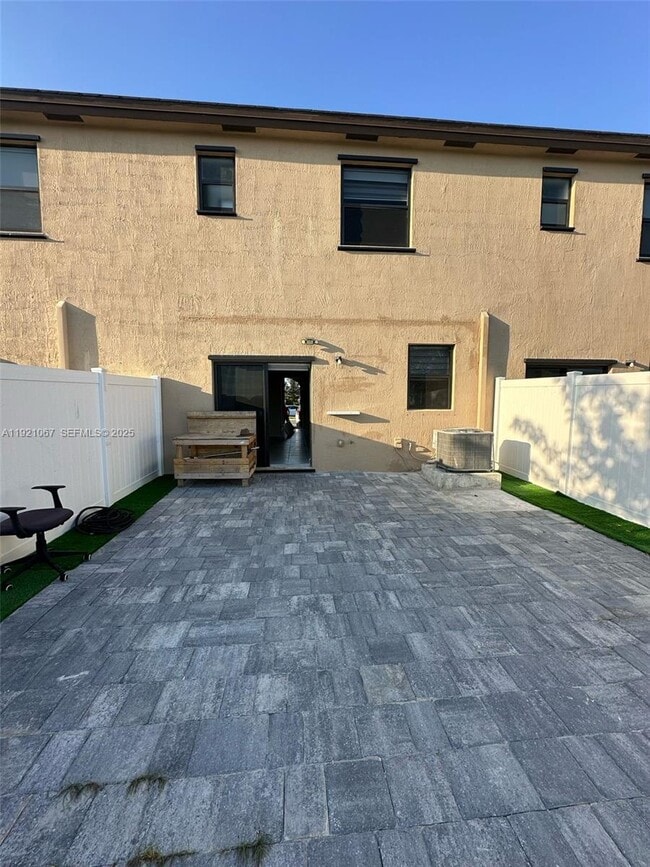 Building Photo - 3302 W 114th Terrace