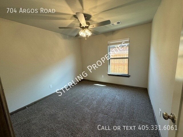 Building Photo - 704 Argos Rd