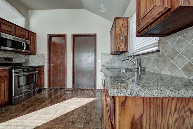 Building Photo - 16416 Oconee Creek Dr