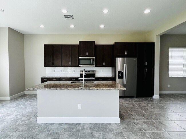 Building Photo - 5468 Pecan Dr