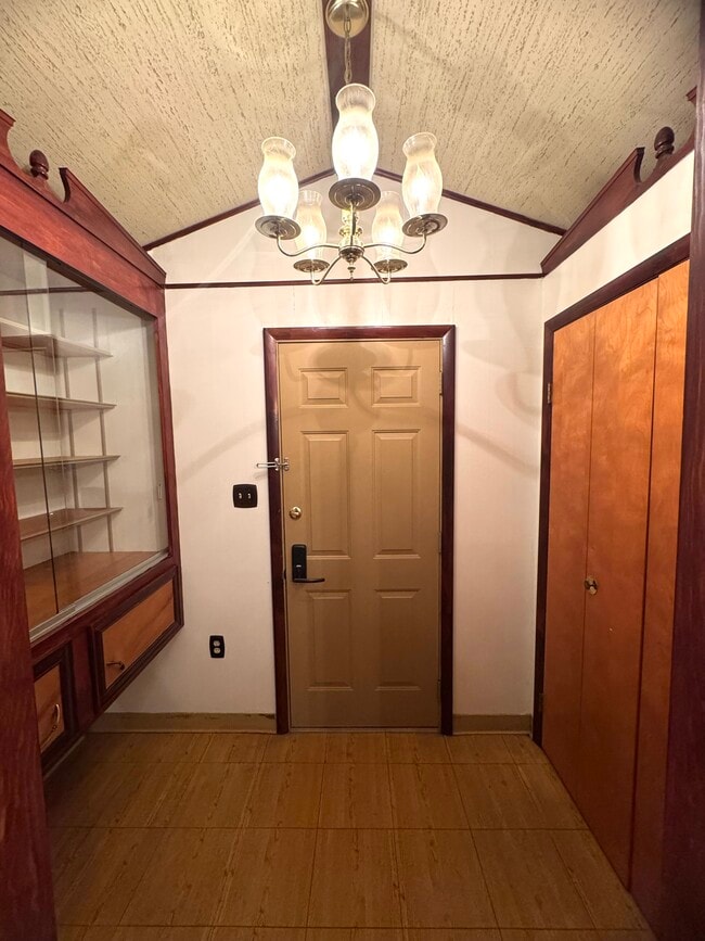 Building Photo - 15 W Worley Ave