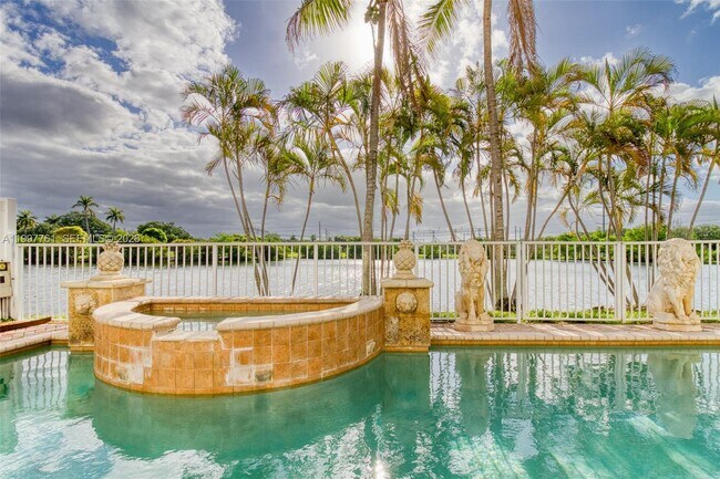 Building Photo - 5363 SW 38th Ave