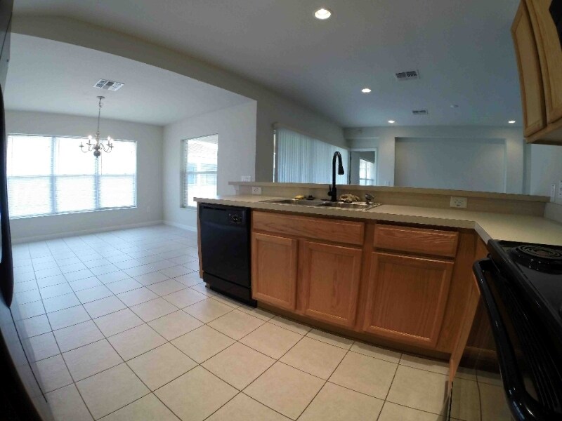 Building Photo - 5525 SW 40th St